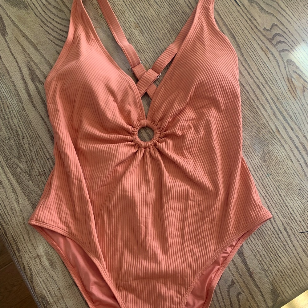 Cupshe Ribbed One-Piece Swimsuit with Front Ring in Coral